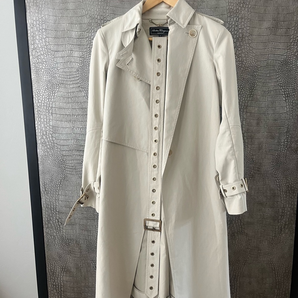 Salvatore Ferragamo Elegant Cream Coat